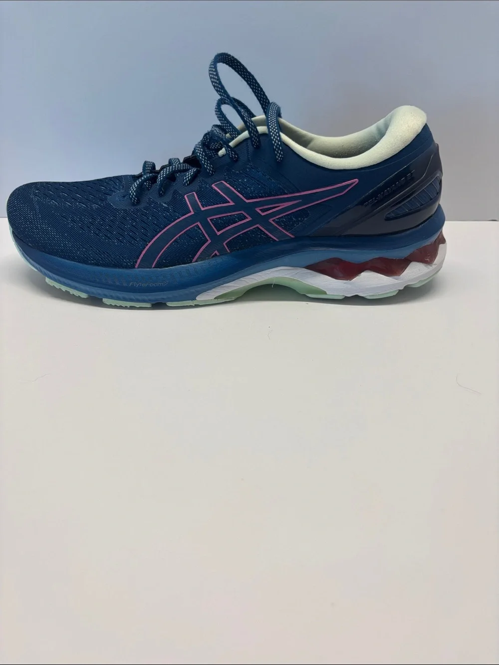 ASICS Gel Kayano 27 Women's blue Running Shoe with Pink Accents size 11